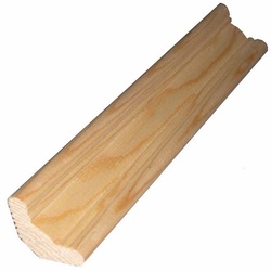 Напольный деревянный плинтус